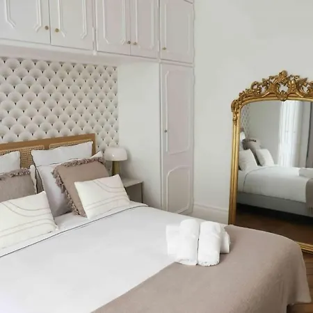 Charming 3 Bedroom Haussmannien In 17th Apartamento
