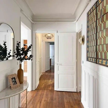 Apartamento Charming 3 Bedroom Haussmannien In 17th