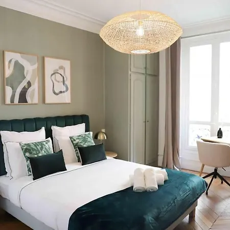 Apartman Charming 3 Bedroom Haussmannien In 17th Párizs