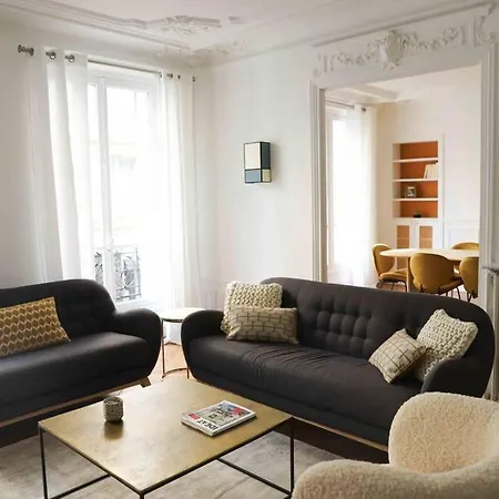 Charming 3 Bedroom Haussmannien In 17th Appartement *